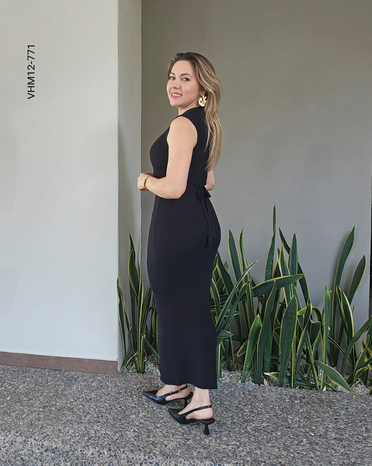 Vestido midi ajustado con cinto L 771