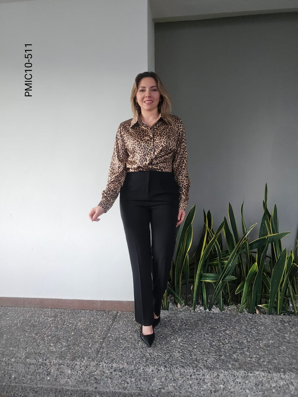 Pantalón corte recto con pinzas J 511