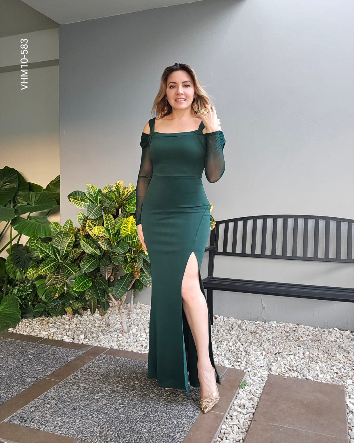 Vestido largo ajustado con escote cuadrado J 583