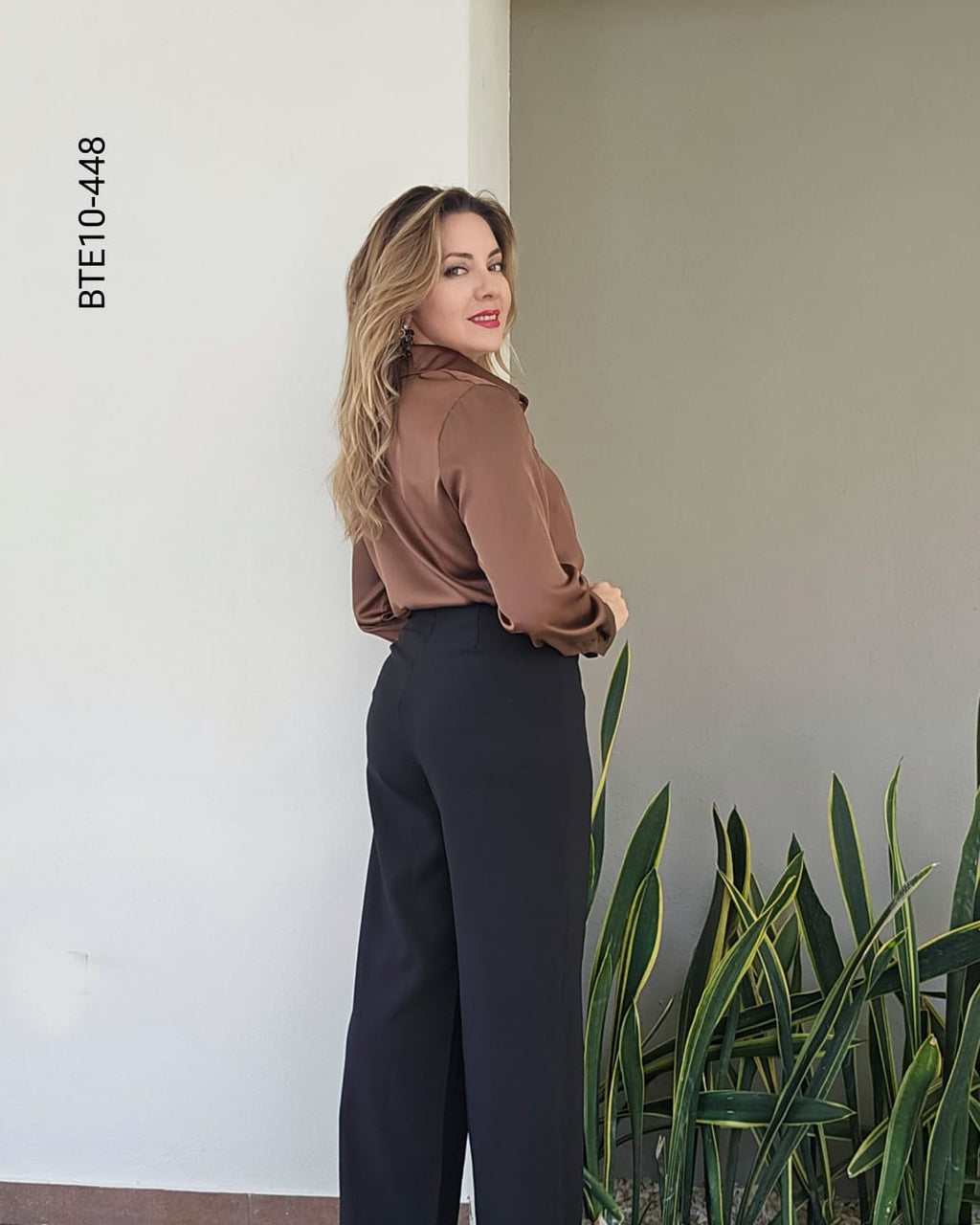 Blusa satín manga larga J 448