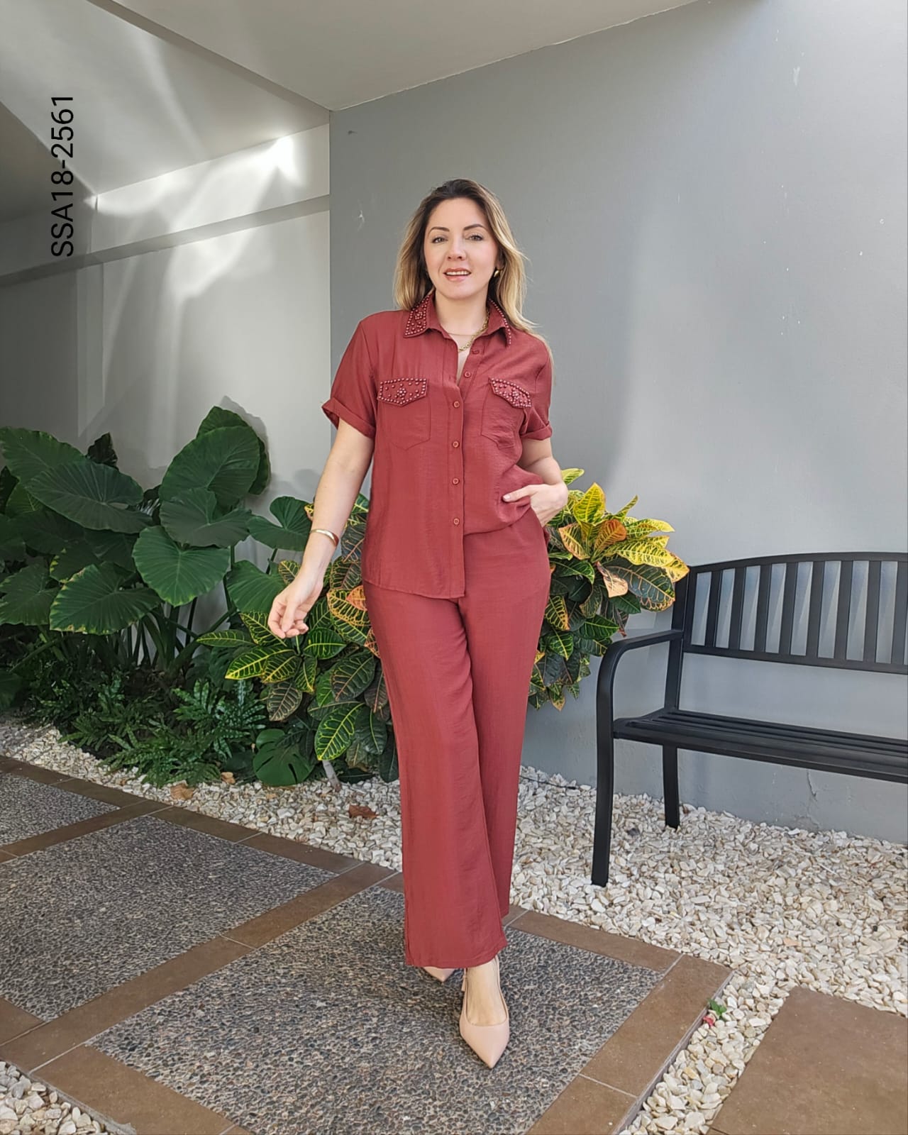 Set casual de blusa con aplicaciones y pantalón R 2561