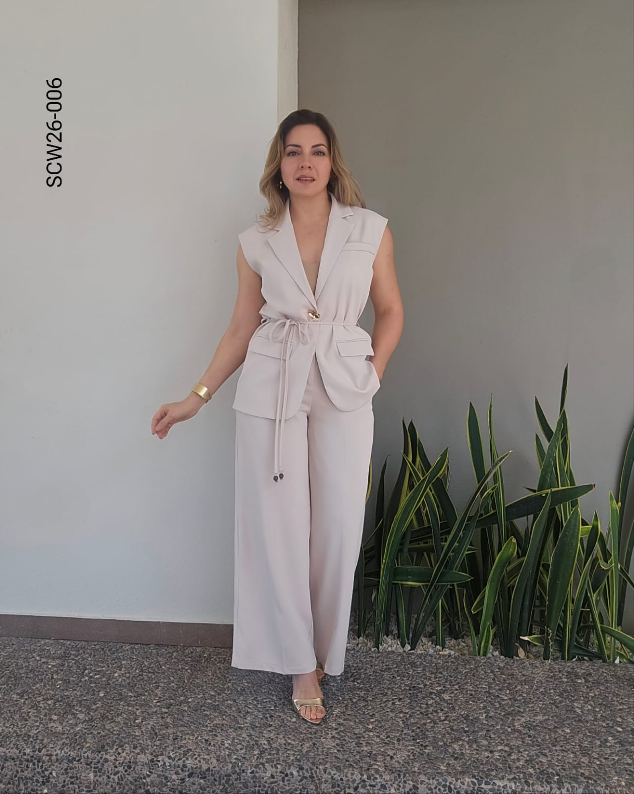 Set de chaleco tipo blazer y pantalón Z 006
