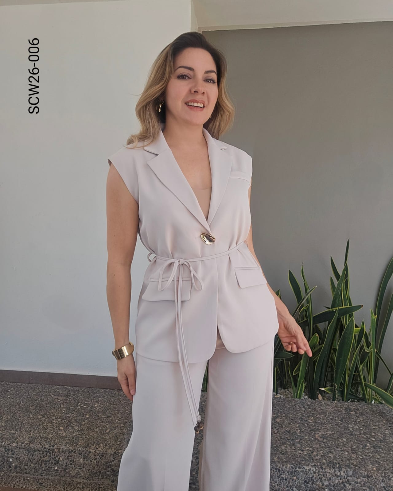 Set de chaleco tipo blazer y pantalón Z 006