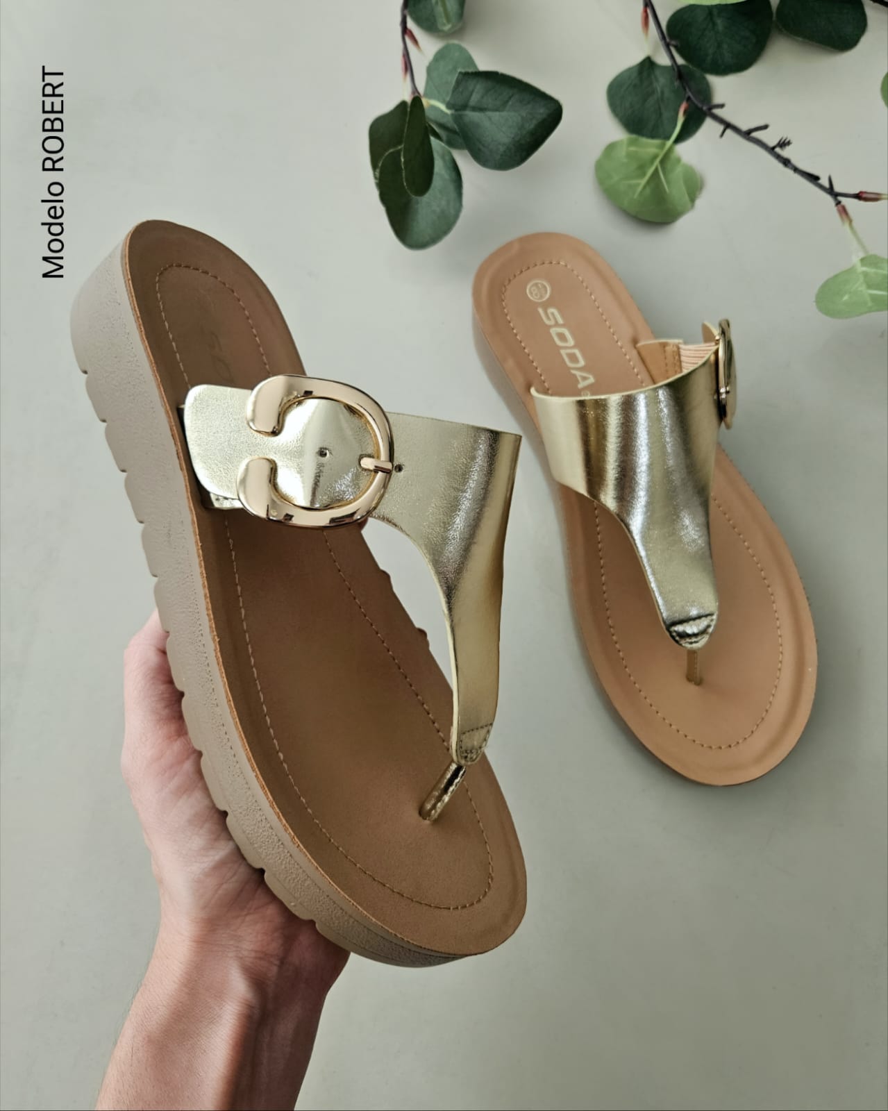 Sandalia hebilla dorada ROBERT