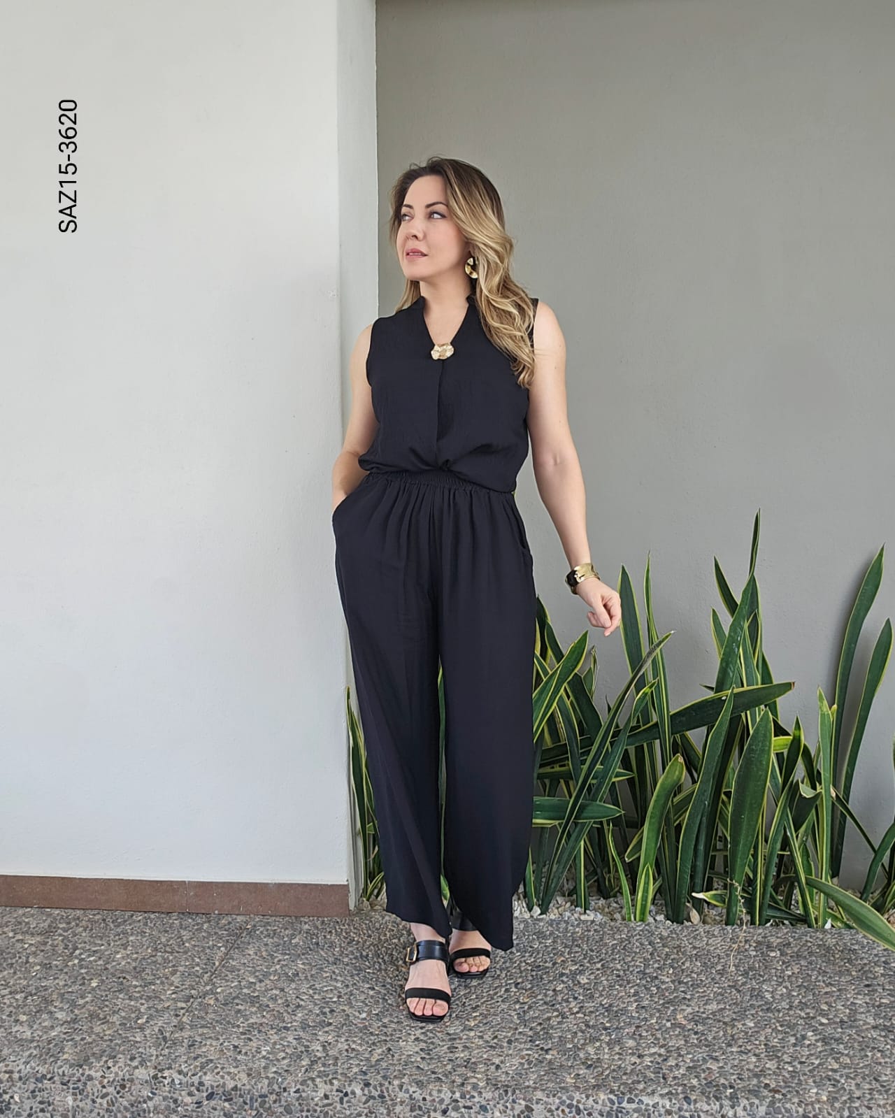 Set de blusa sin mangas y pantalón O 3620
