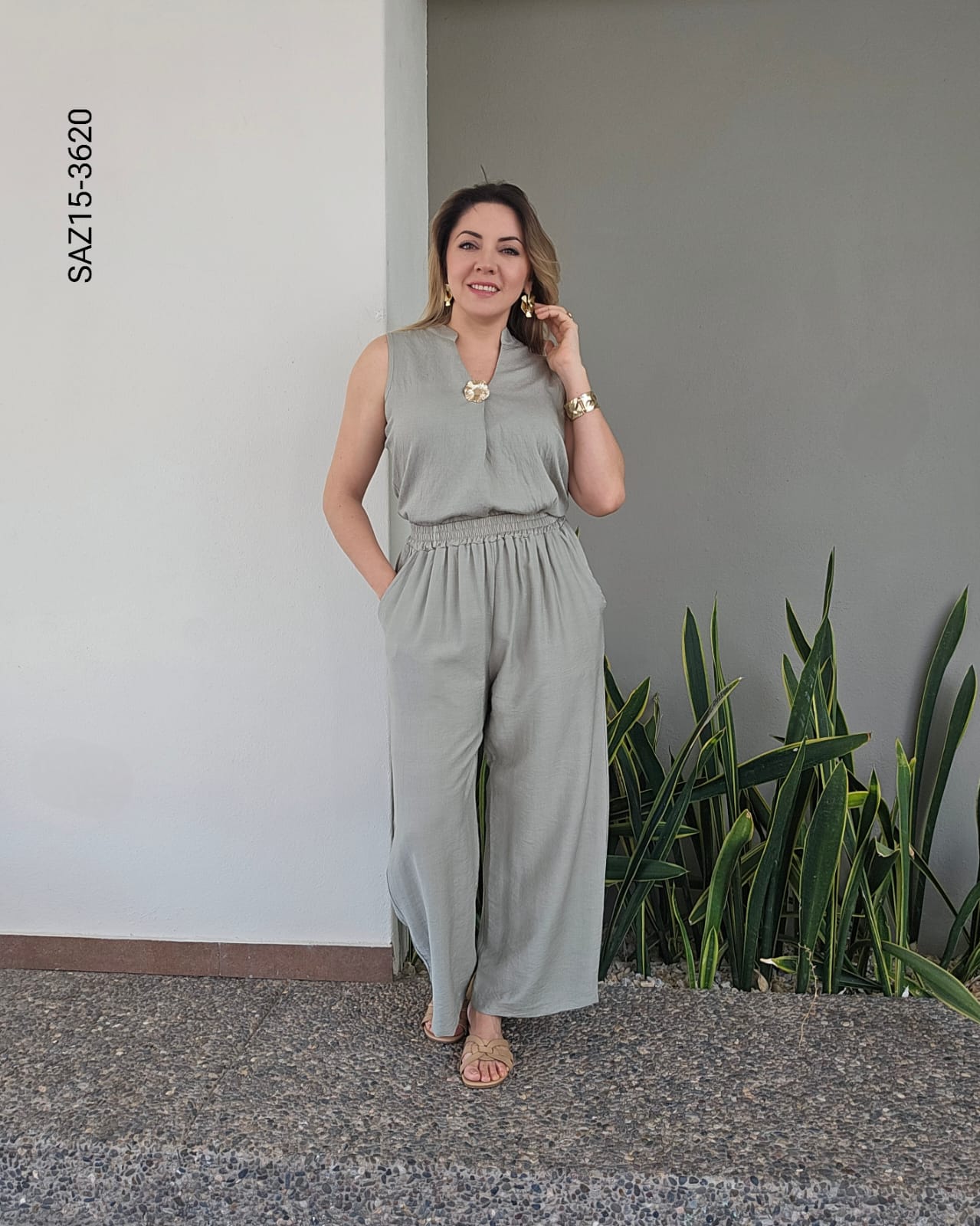 Set de blusa sin mangas y pantalón O 3620