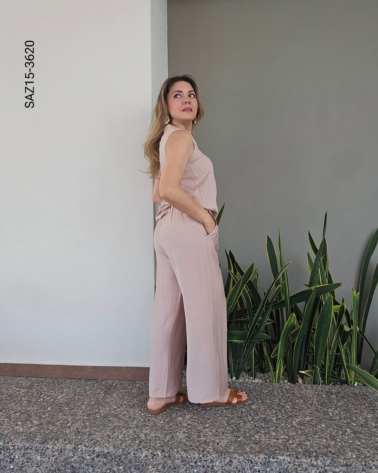 Set de blusa sin mangas y pantalón O 3620