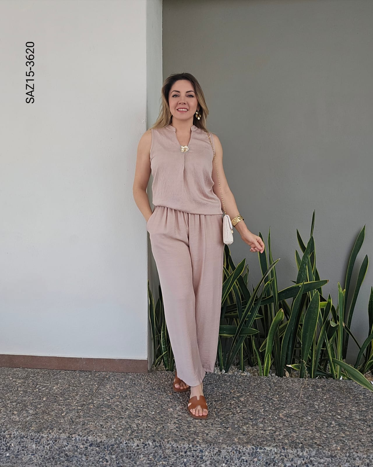 Set de blusa sin mangas y pantalón O 3620