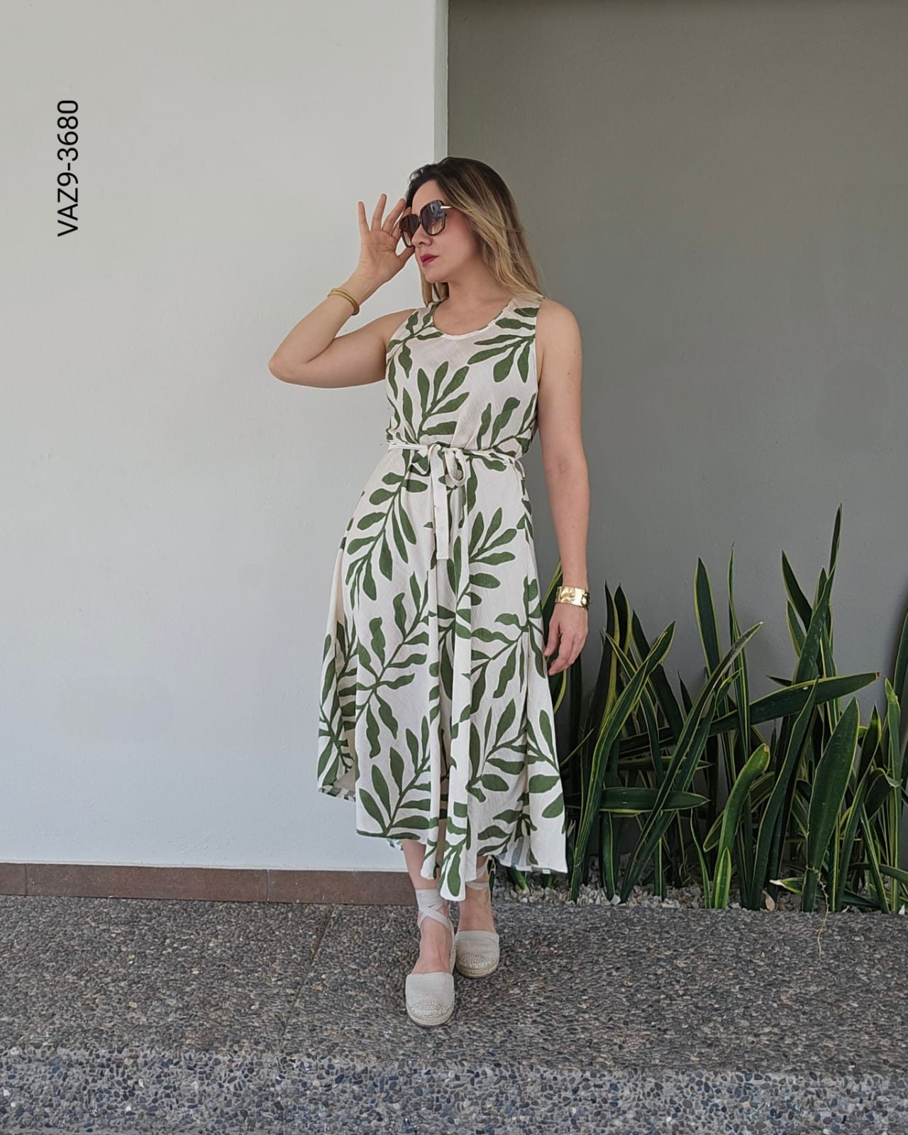 Vestido sin mangas midi corte clásico I 3680