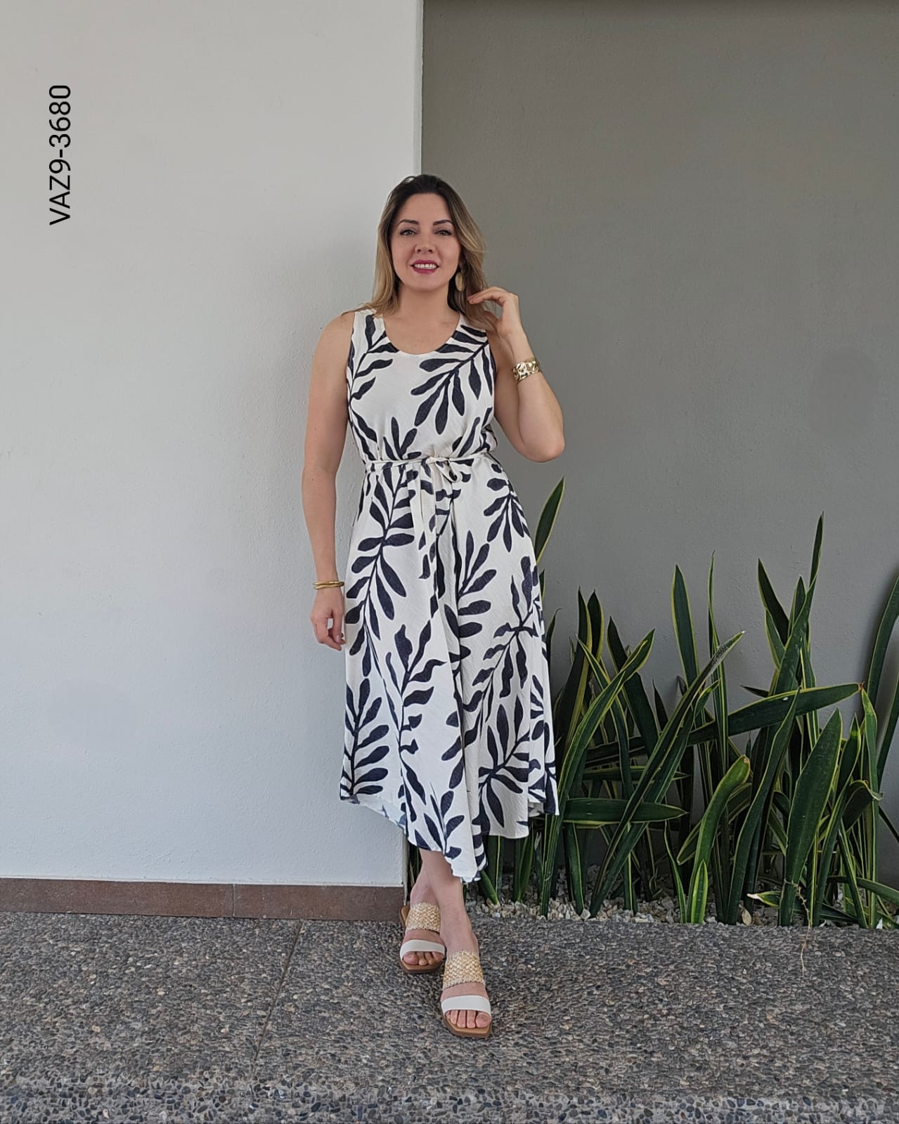 Vestido sin mangas midi corte clásico I 3680