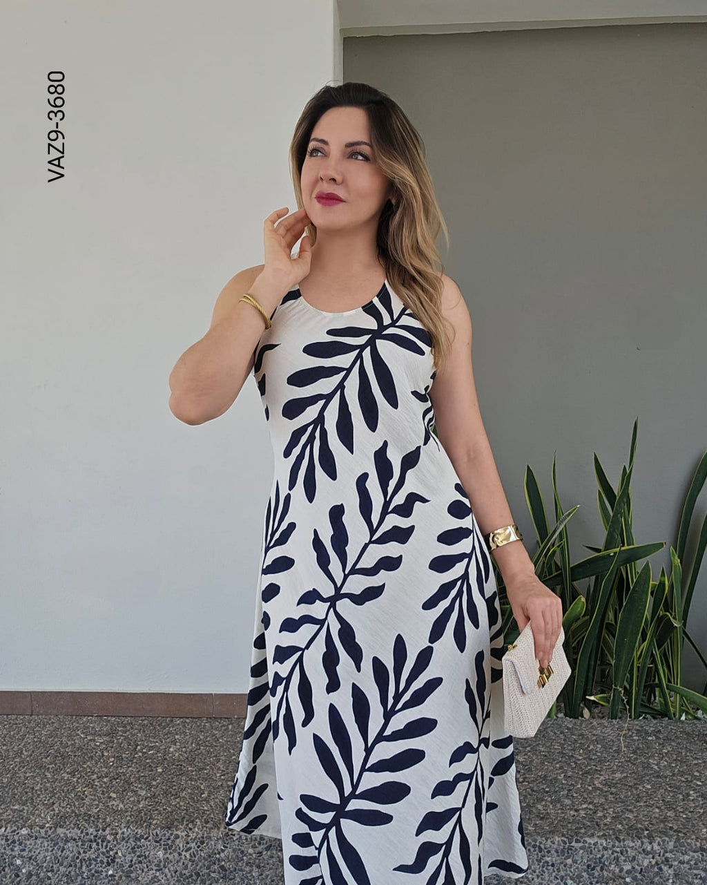 Vestido sin mangas midi corte clásico I 3680