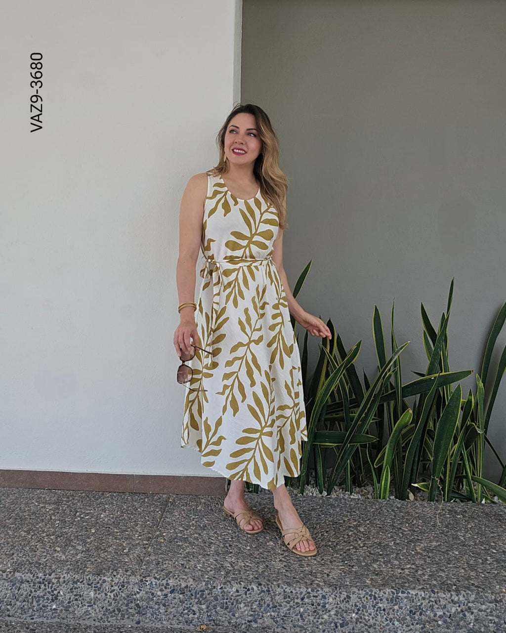 Vestido sin mangas midi corte clásico I 3680