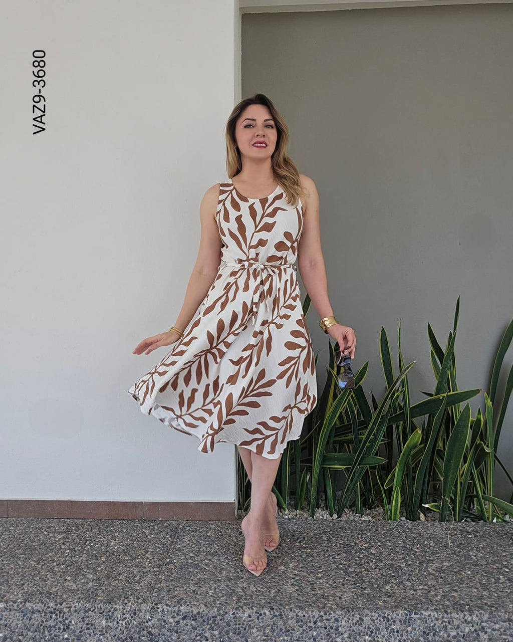 Vestido sin mangas midi corte clásico I 3680