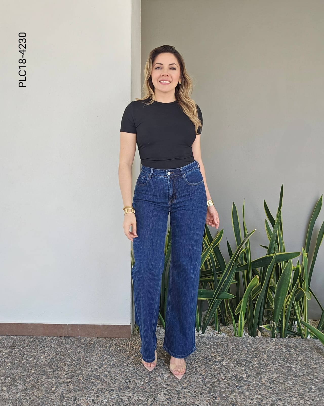 Pantalón de mezclilla acampanado R 4230