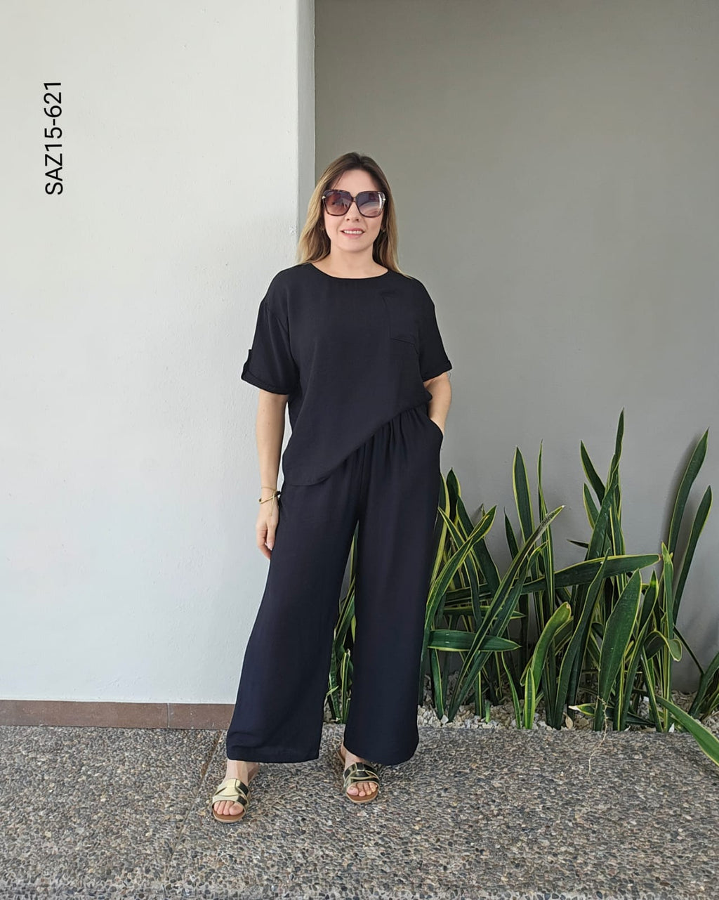 Set monocromático de blusa y pantalón O 621