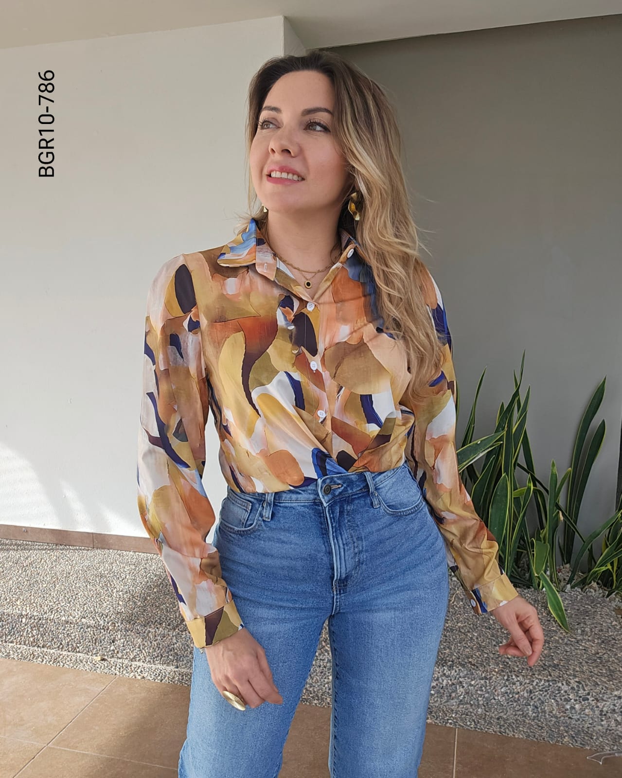 Blusa manga larga estampado artístico J 786