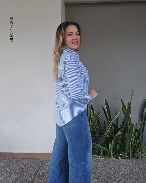 Blusa clásica a rayas cuello camisero  N 7200