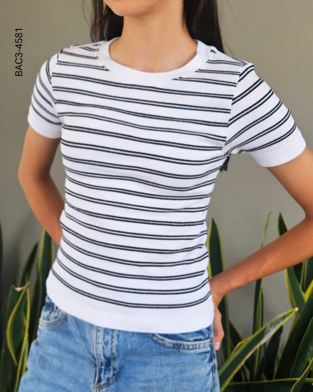 Blusa manga corta cuello redondo rayas  C 4581