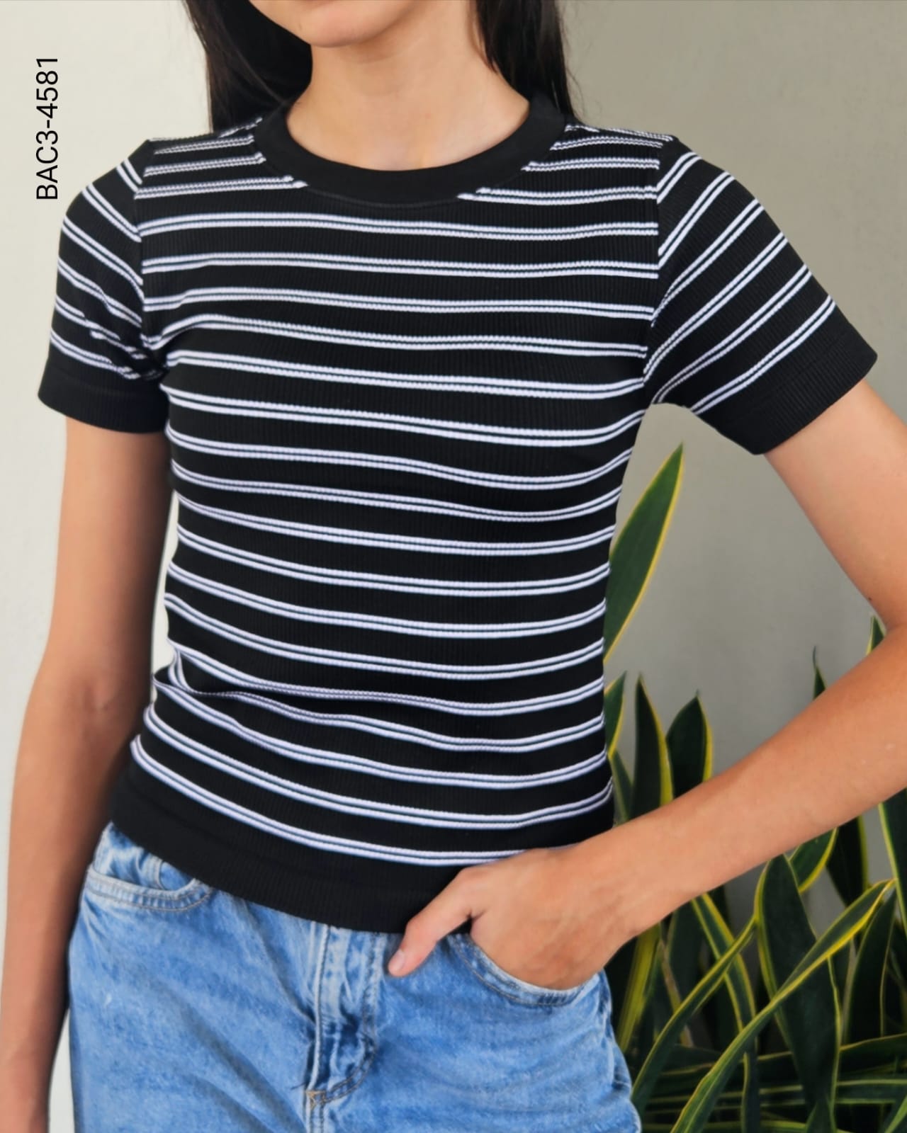 Blusa manga corta cuello redondo rayas  C 4581