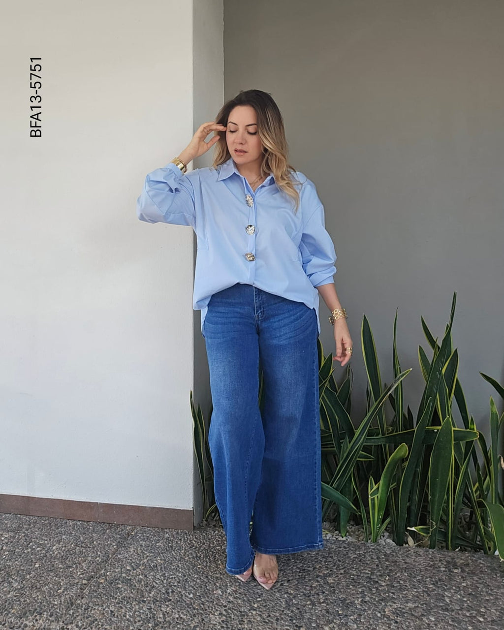 Blusa oversize con botones plateados  M 5751