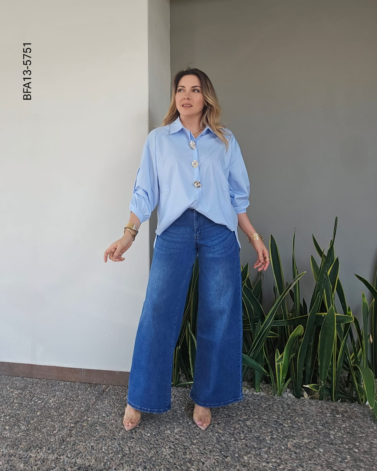 Blusa oversize con botones plateados  M 5751
