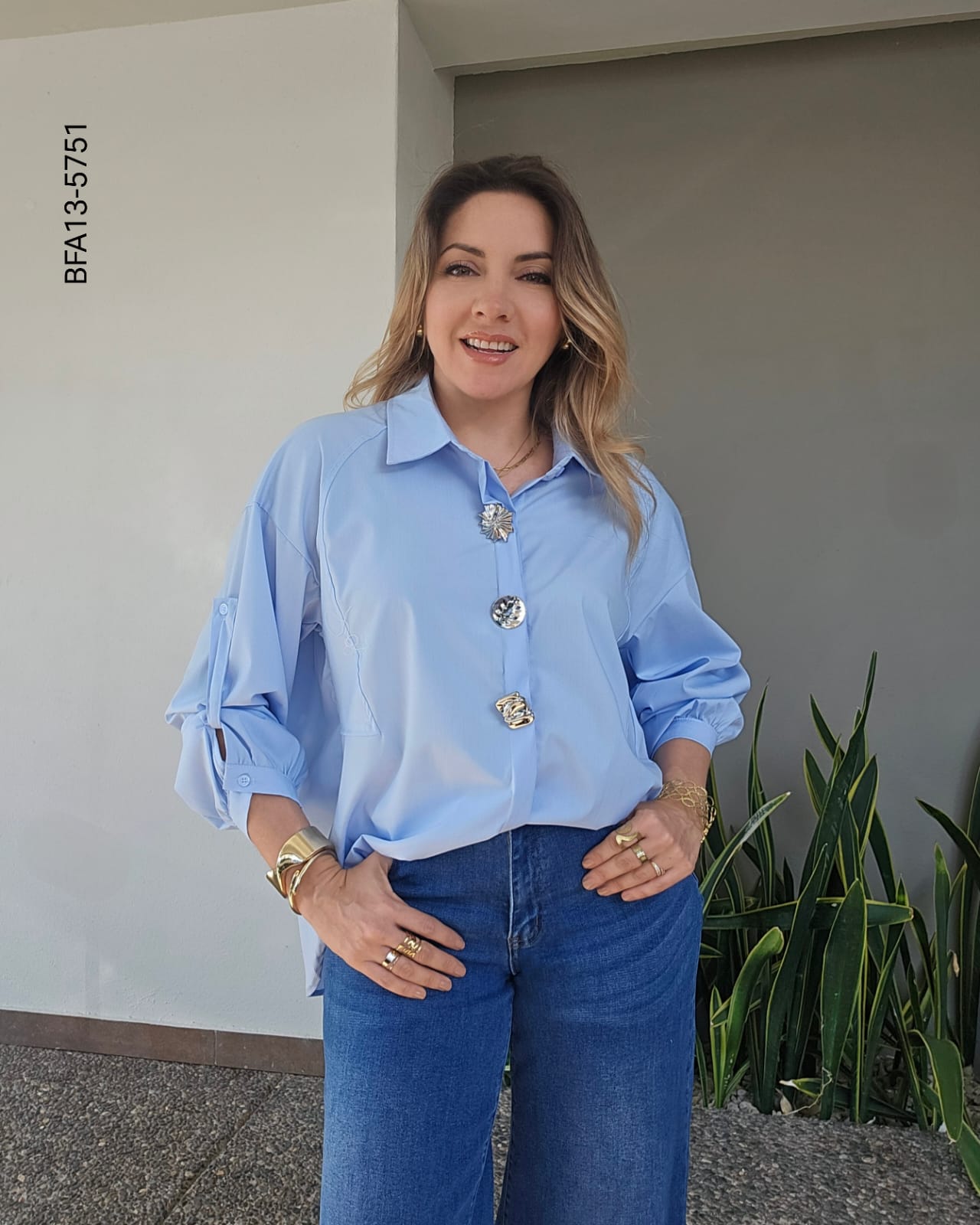 Blusa oversize con botones plateados  M 5751