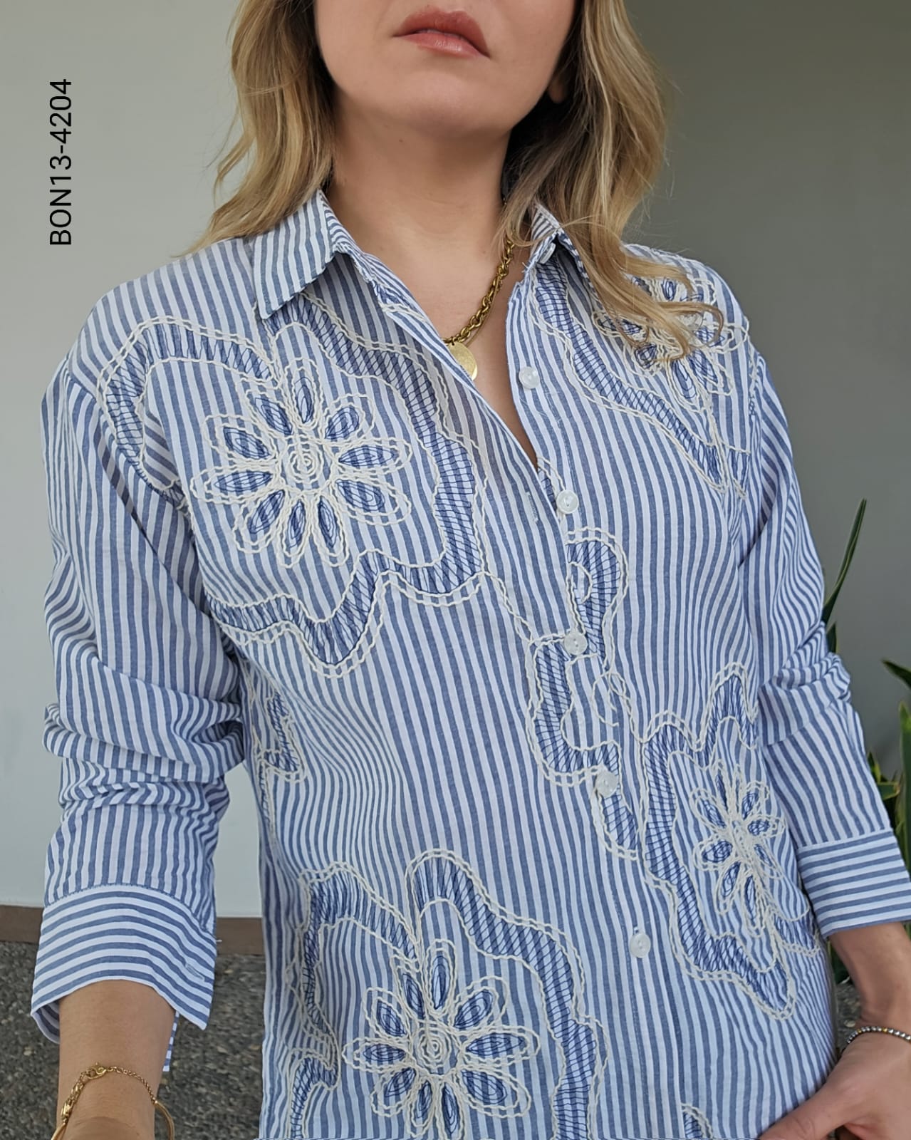Blusa manga larga a rayas bordado floral M 4204