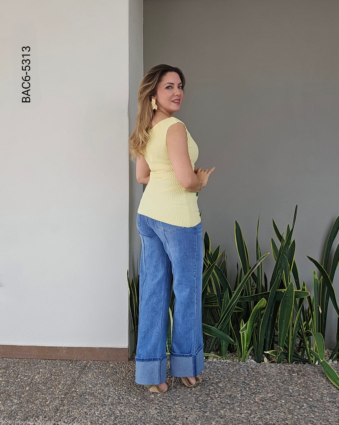 Blusa corte asimétrico F 5313