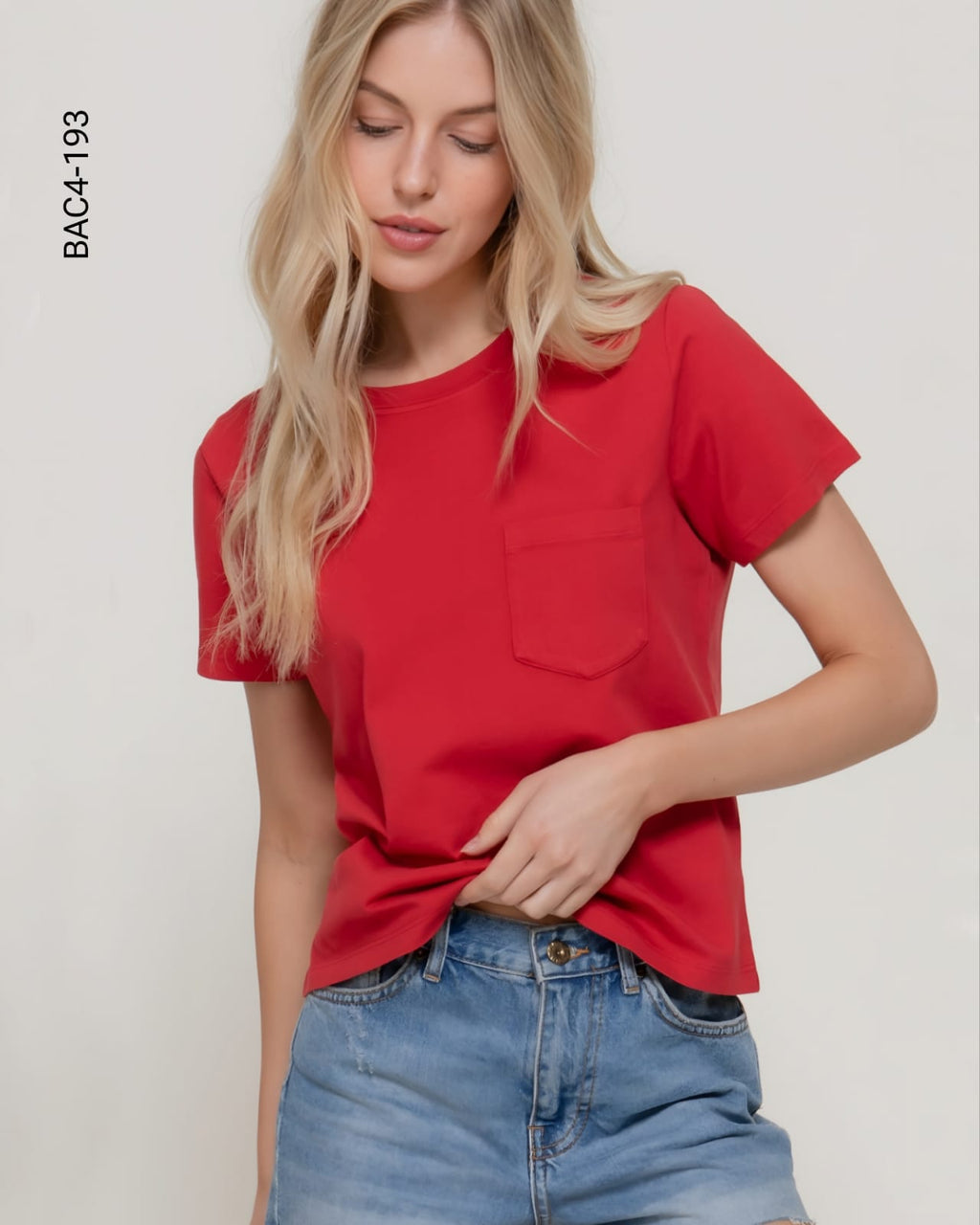 Blusa corte recto cuello redondo D 973