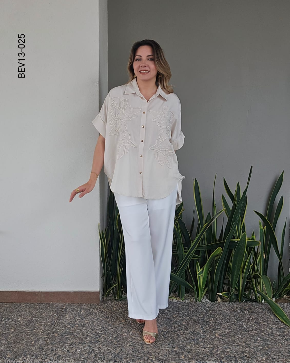 Blusa Casual con Bordado Botánico M 025