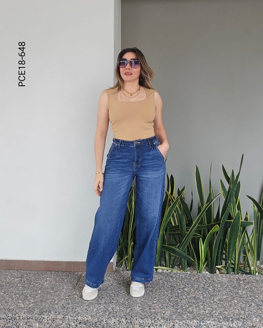 Pantalón de mezclilla tiro alto R 648