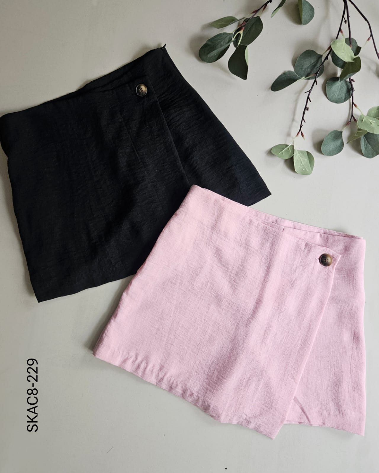 Skort short falda cruzado con botón H 229