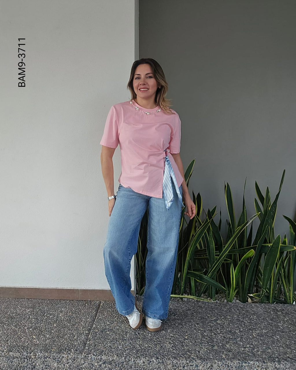 Blusa lazo lateral aplicación de perlas I 3711