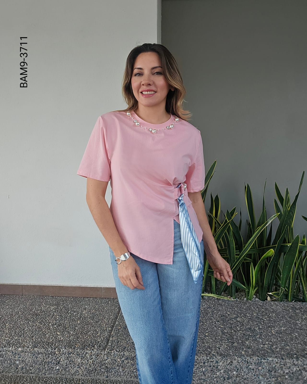 Blusa lazo lateral aplicación de perlas I 3711