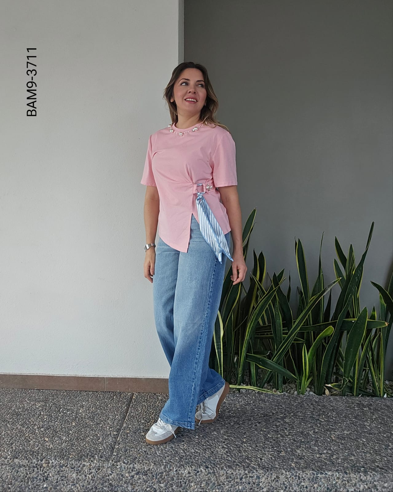 Blusa lazo lateral aplicación de perlas I 3711