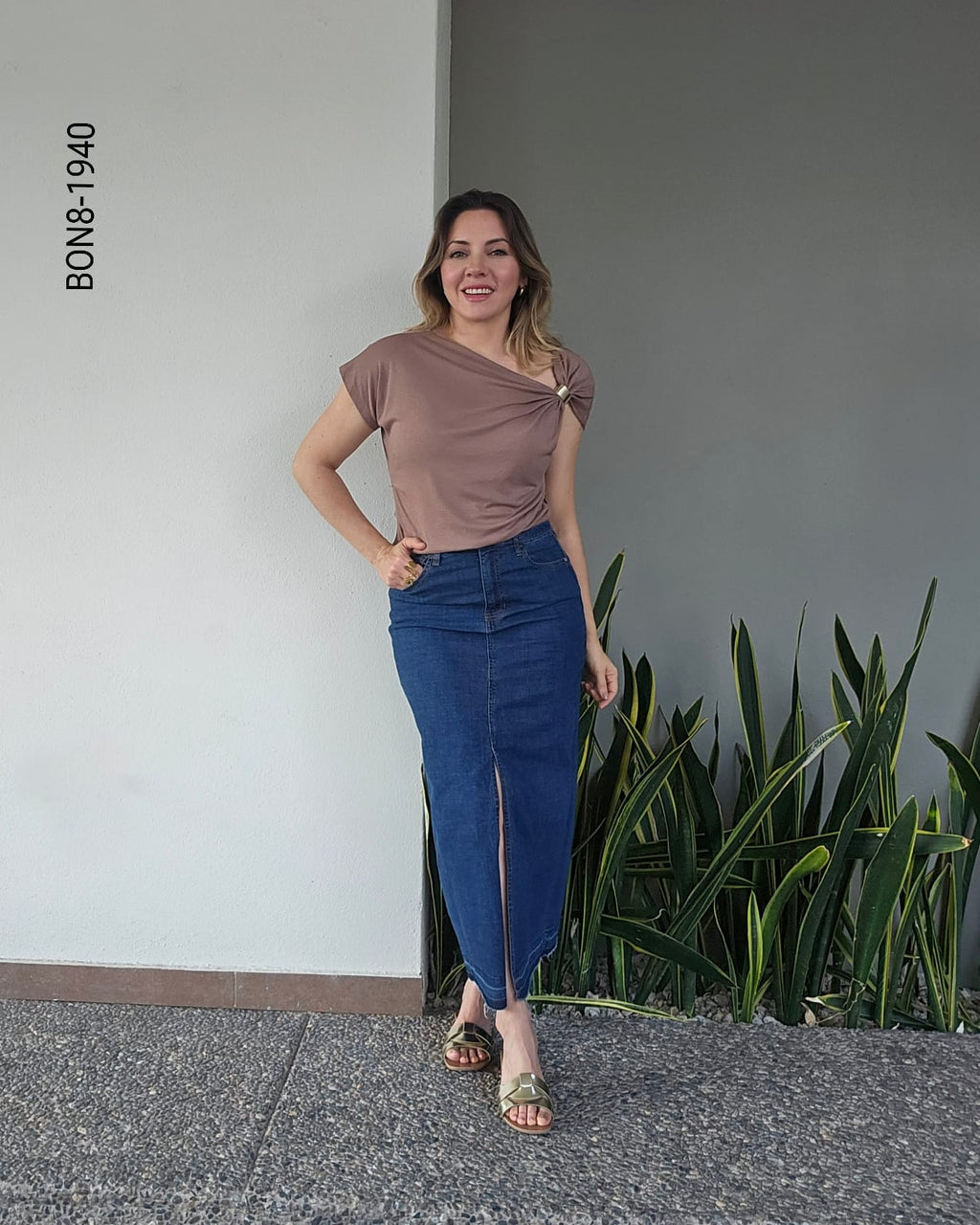 Blusa escote asimétrico detalle metálico H 1940