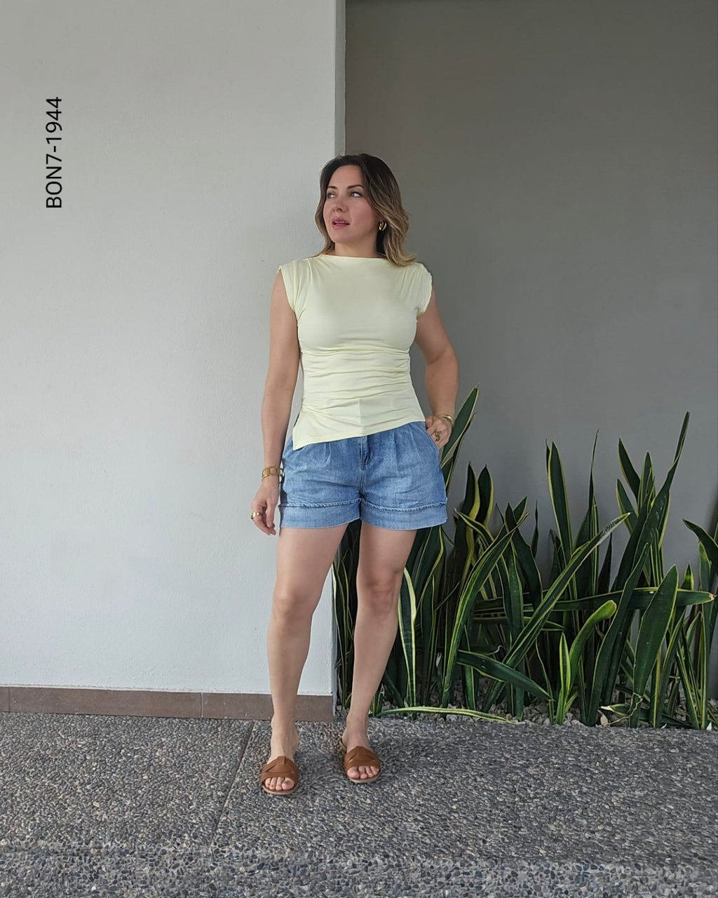 Blusa corte ajustado cuello barco G 1944