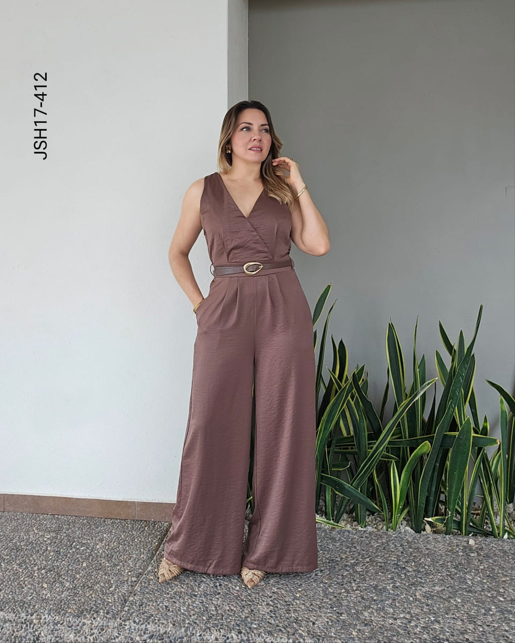 Jumper de Pierna Ancha con Escote Cruzado y Cinturón Elegante Q 412