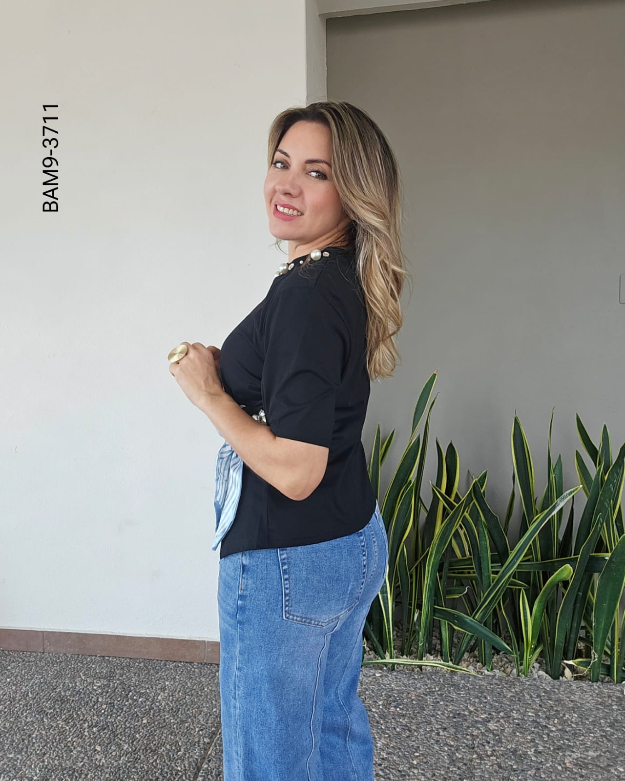 Blusa lazo lateral aplicación de perlas I 3711