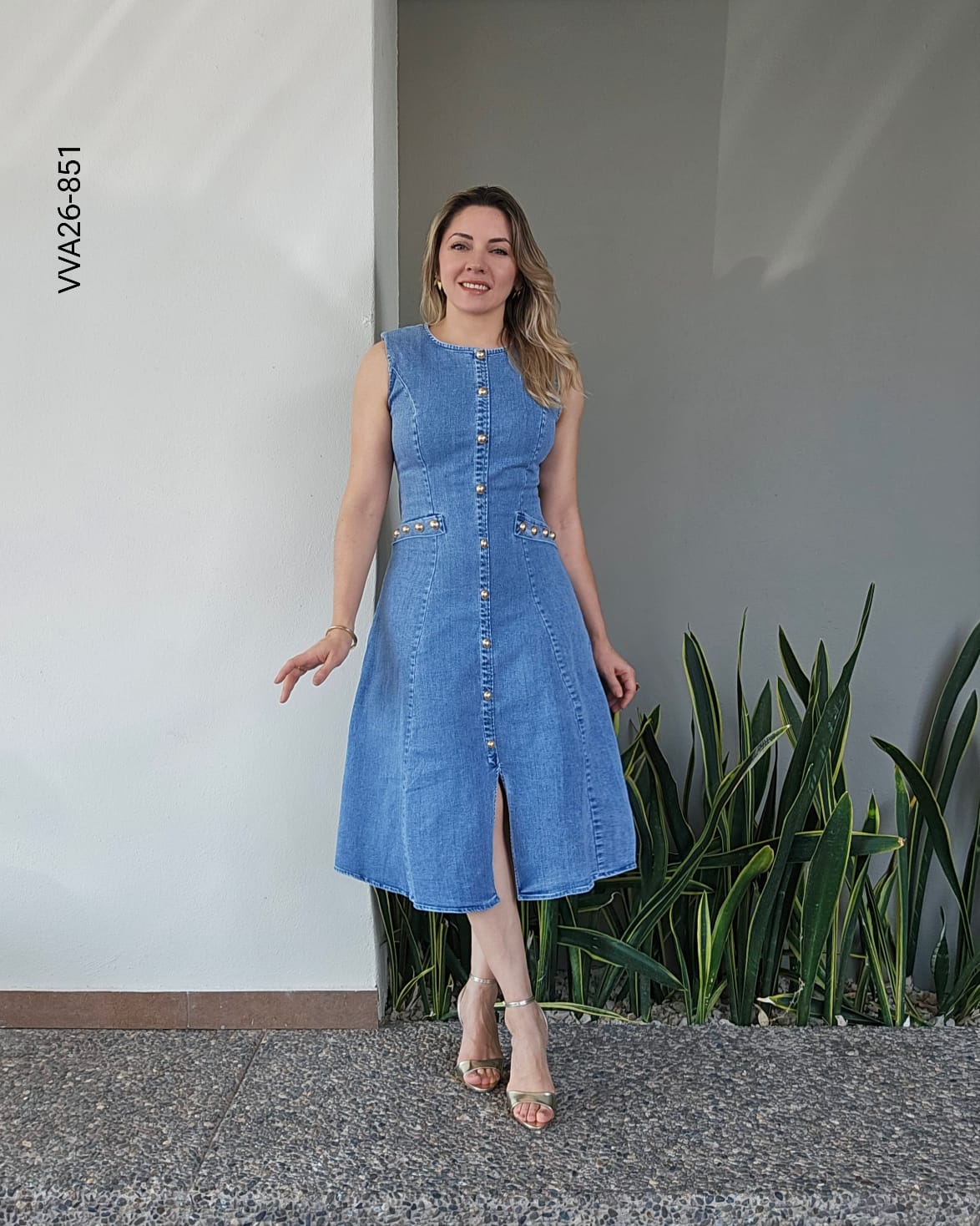 Vestido de mezclilla con botones dorados Z 851