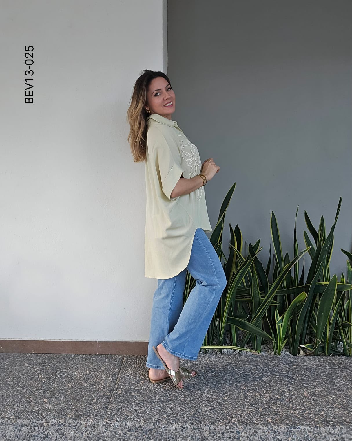 Blusa Casual con Bordado Botánico M 025