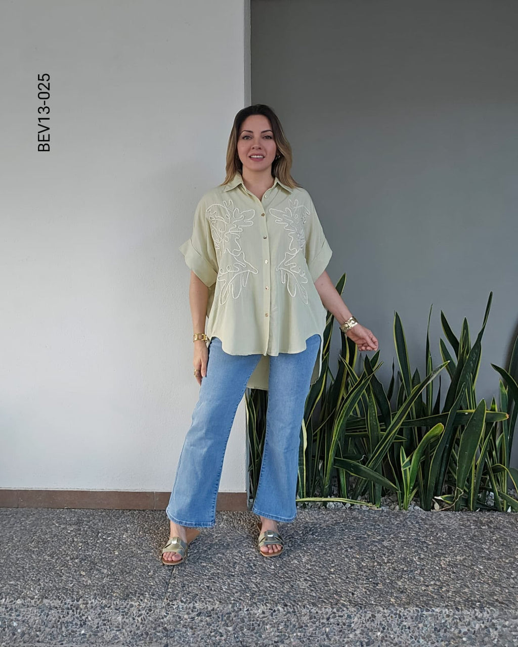 Blusa Casual con Bordado Botánico M 025