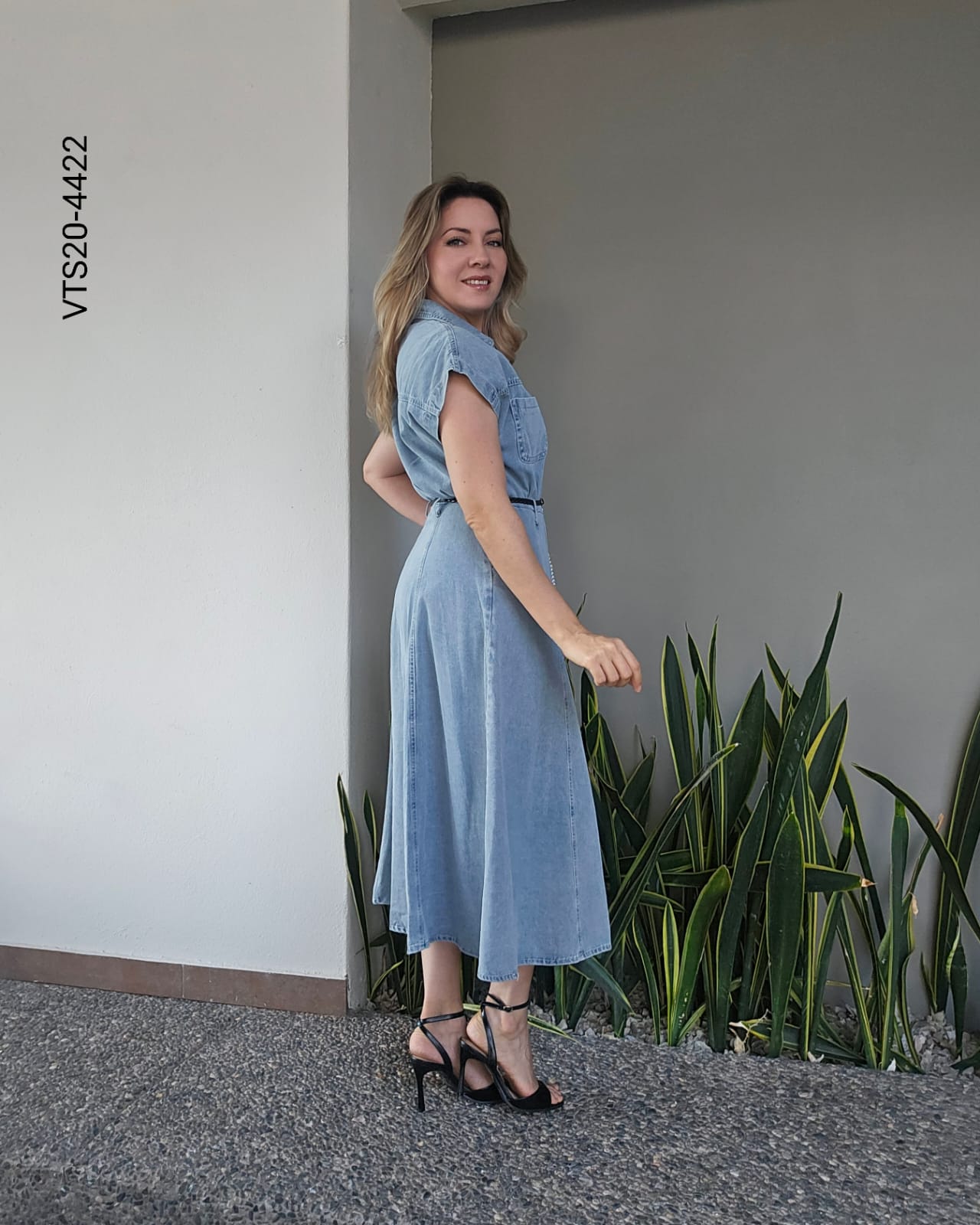 Vestido Midi Denim con Cinturón y Cuello Camisero T 4422