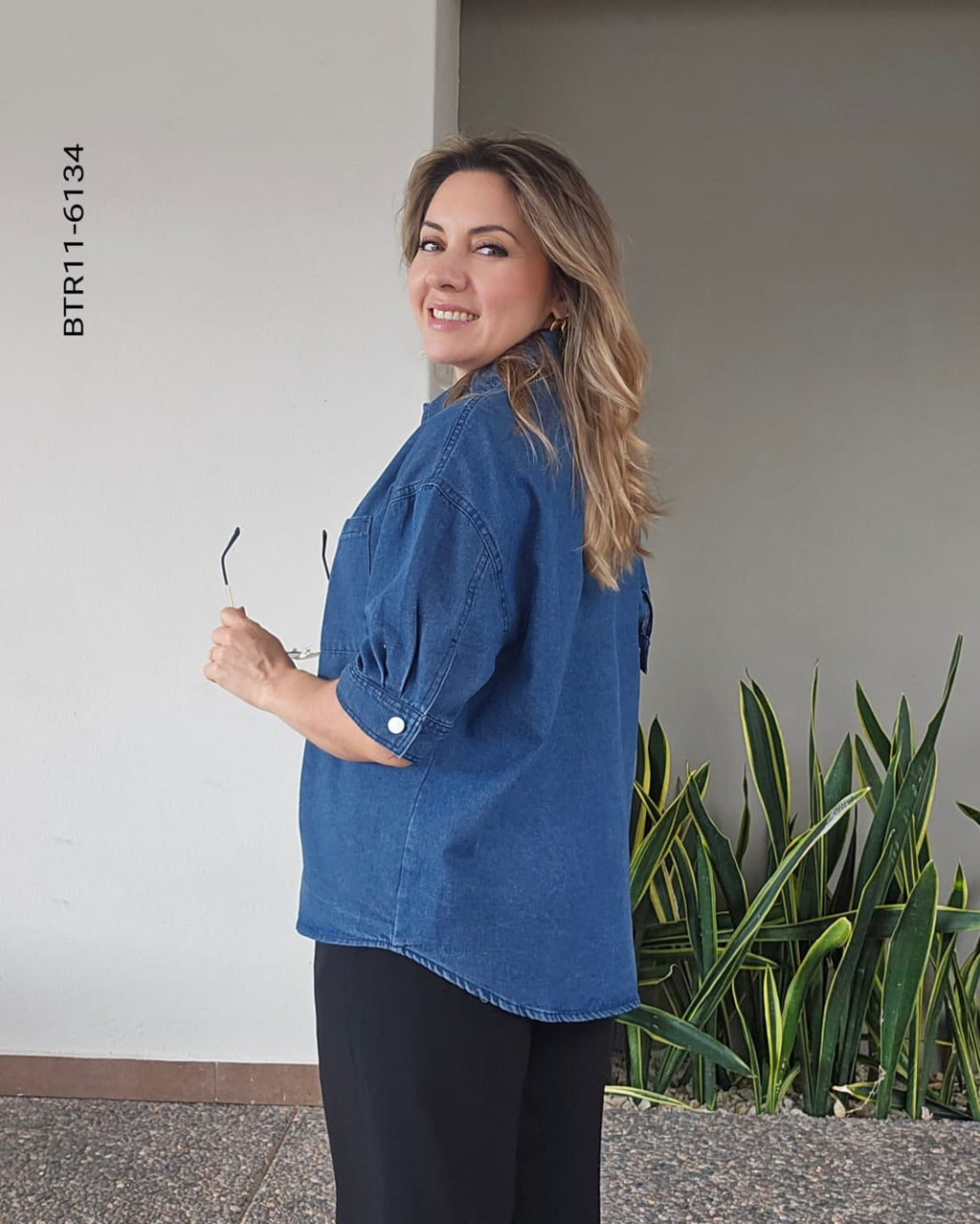 Blusa de mezclilla estilo relajado  K 6134