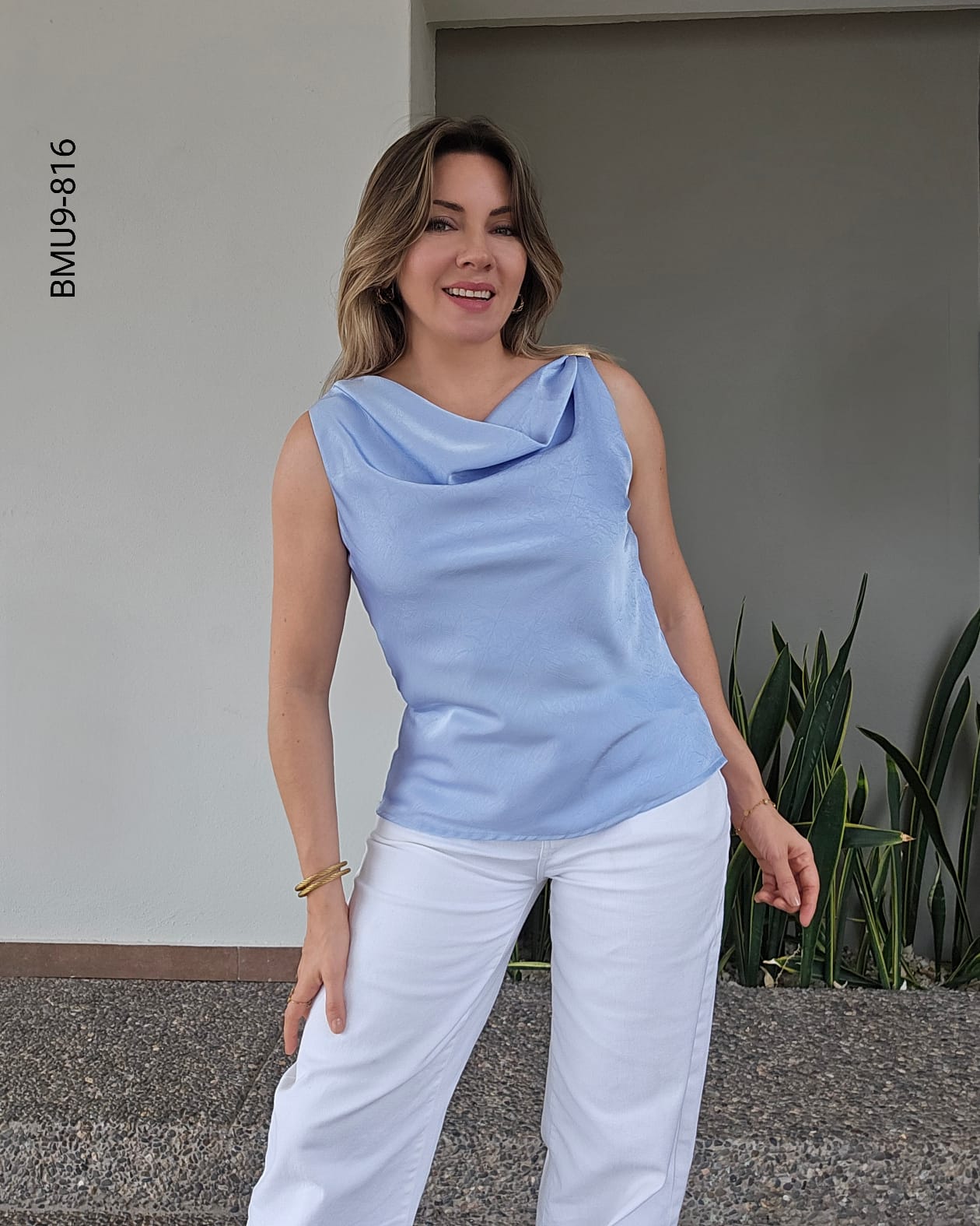 Blusa escote drapeado sin mangas I 816