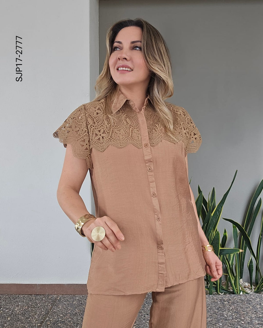 Set de blusa encaje calado y pantalón Q 2777