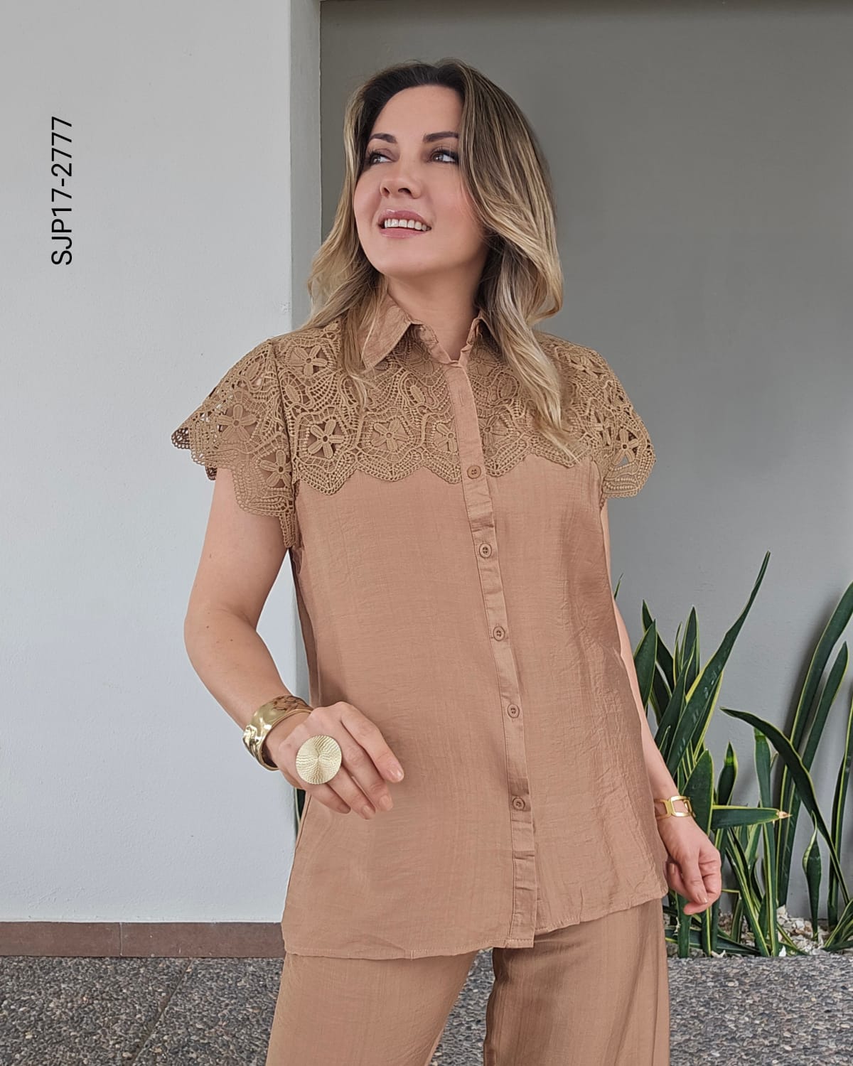 Set de blusa encaje calado y pantalón Q 2777