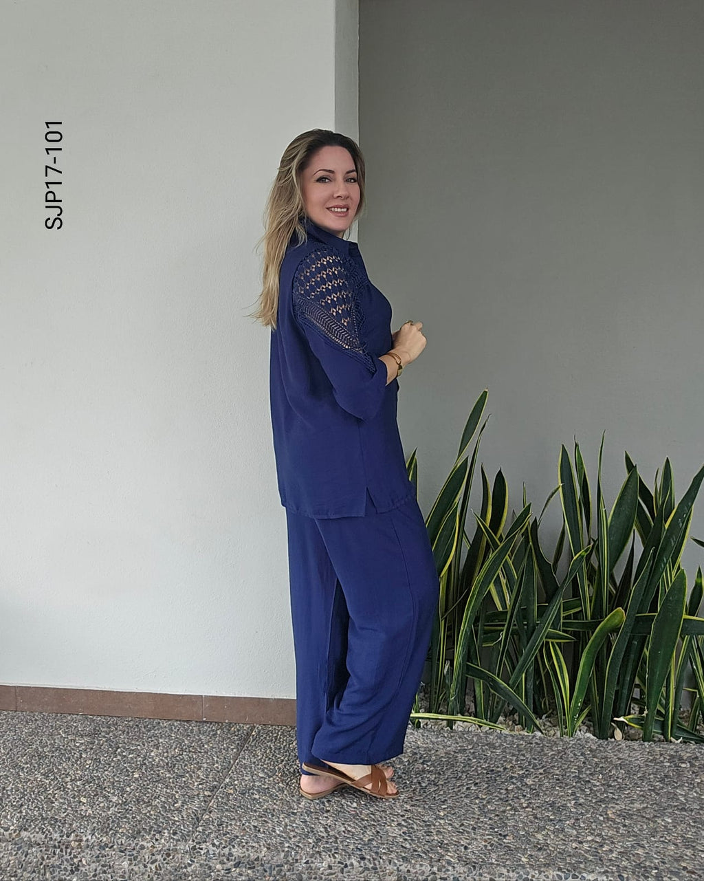 Set de blusa manga tres cuartos y pantalón Q 101