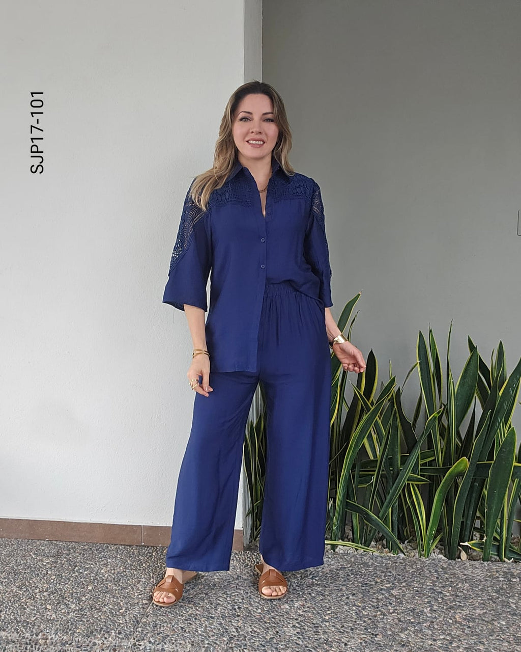 Set de blusa manga tres cuartos y pantalón Q 101