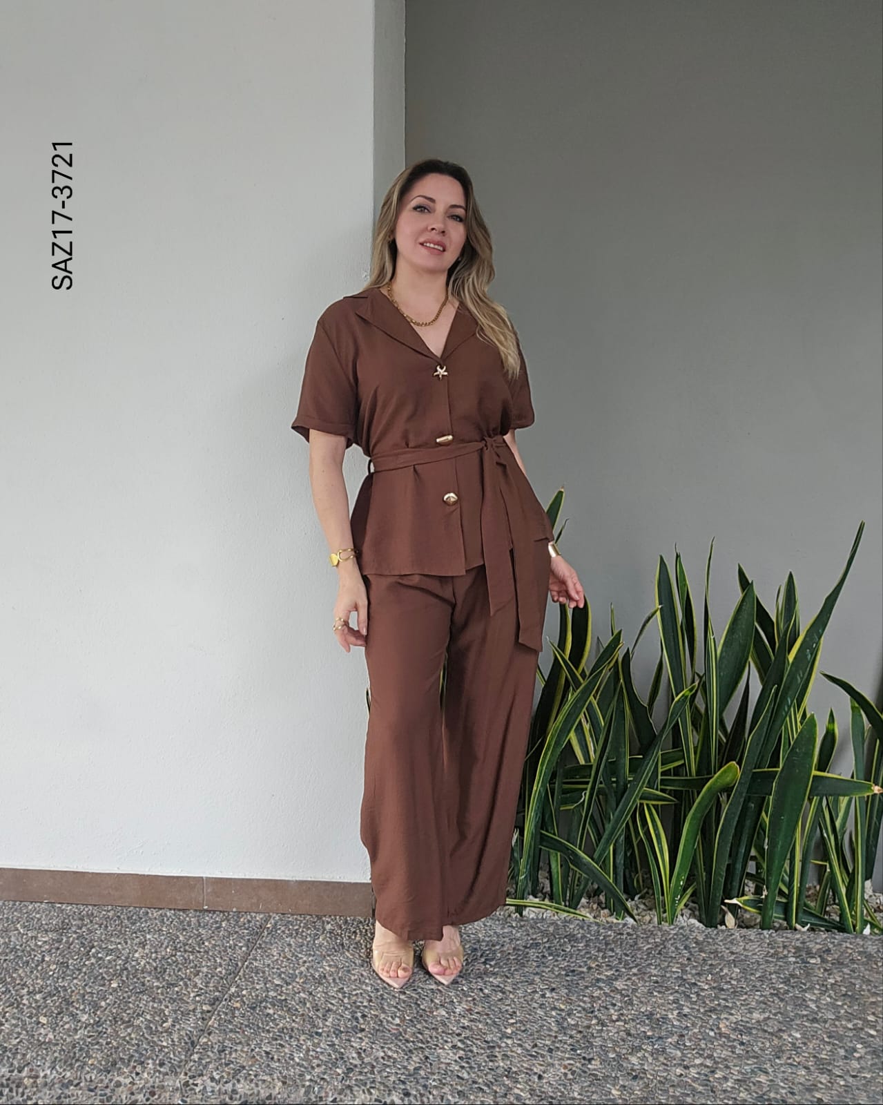 Set de blusa manga corta botones dorados Q 3721
